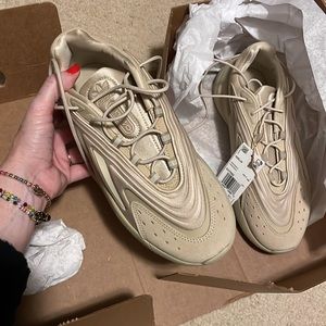ADIDAS Originals Ozelia sneakers in beige